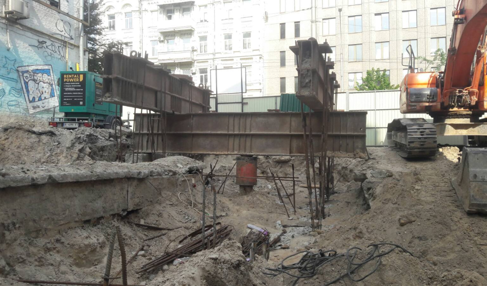 Статичне випробування ґрунтів палями вдавлювальним навантаженням